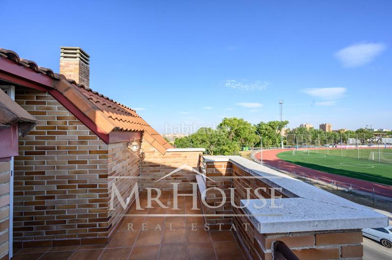 Foto e5eb2b95-399d-4593-8608-d0d3712ac8b4. Haus mit heizung parking pool in Reyes Parla