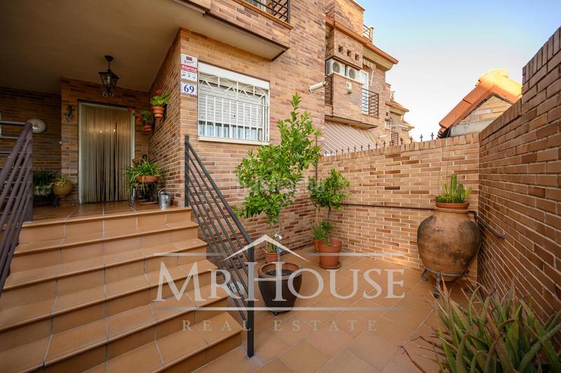 Foto 51c59c74-23a9-44a1-b0b0-a73f26e081dc. House with heating parking pool in Reyes Parla