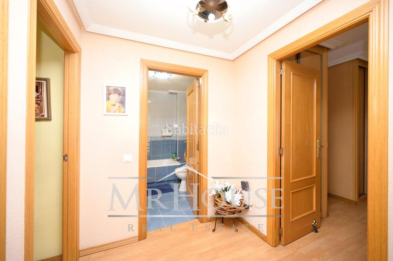 Foto 8d1f5c78-092d-457c-a696-f9a835443706. House with heating parking pool in Reyes Parla