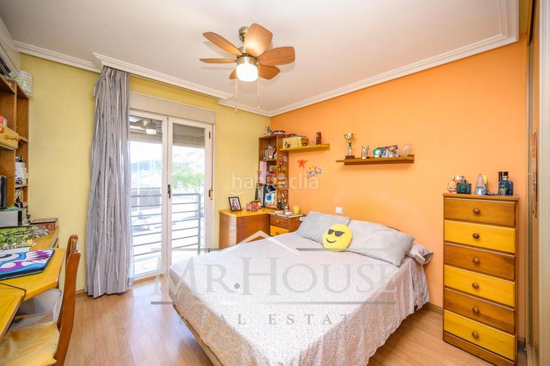 Foto b02b7019-6591-414c-8d4f-987c61966b0b. House with heating parking pool in Reyes Parla