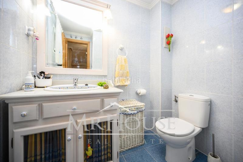 Foto b09283aa-b0f1-408b-ac8e-3def02a490f5. House with heating parking pool in Reyes Parla