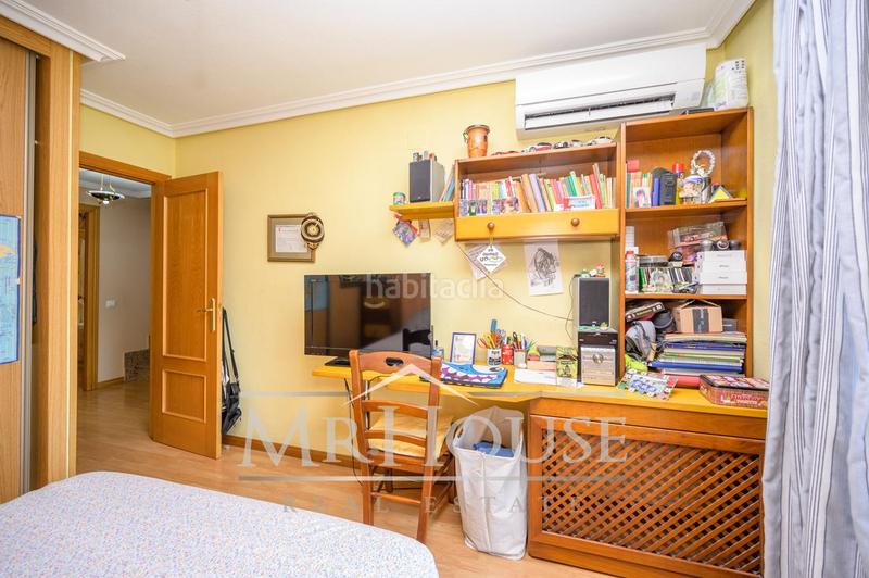 Foto 1c456afb-202f-4e58-957c-56c0e15b82f9. Maison avec chauffage parking piscine dans Reyes Parla