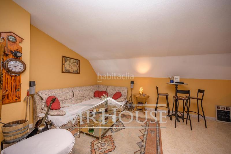 Foto 6bc55196-4b38-40d4-8efc-bfcb0cb1745d. Maison avec chauffage parking piscine dans Reyes Parla