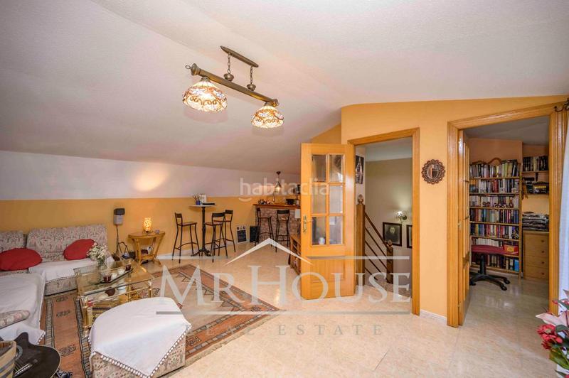 Foto 9a33e3b7-c27e-404b-94fb-aac53df2c3fa. Maison avec chauffage parking piscine dans Reyes Parla