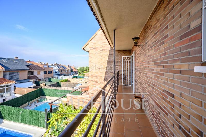 Foto a99fbddd-0995-4775-a374-c14cce249167. Maison avec chauffage parking piscine dans Reyes Parla