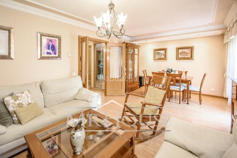 Foto f3b9a6a3-13bc-4e85-94af-739bd4c35373. Maison avec chauffage parking piscine dans Reyes Parla