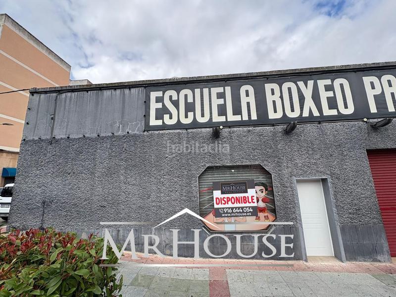 Foto addf5aca-3c84-49c2-ab19-7f4150a8367a. Location local commercial dans Calle Pinto-San Roque Parla