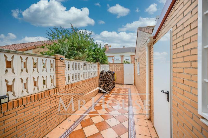 Foto c967c577-0ddf-4ada-90de-7ee14dd5d969. Casa adosada en Fuentebella-San Fermín-El Leguario Parla