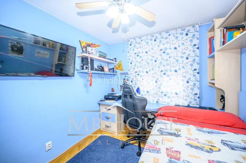 Foto 20ea886c-ccc6-4086-85a0-7e6296f3332e. Semi detached house with heating parking pool in Fuentebella-San Fermín-El Leguario Parla