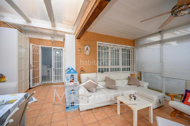 Foto 27b5ca1e-d193-430b-814d-f58bf346fce2. Semi detached house with heating parking pool in Fuentebella-San Fermín-El Leguario Parla