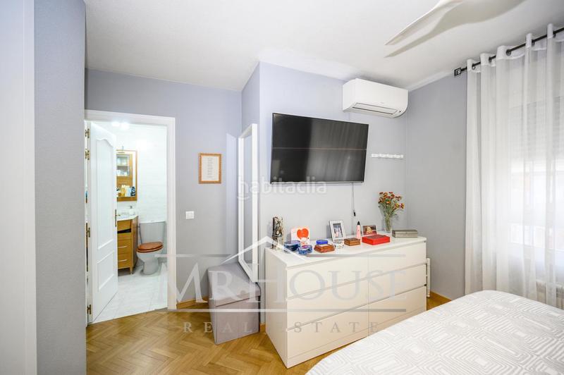 Foto 6a62d6c2-0663-4e18-b86c-3538ad18c8e8. Semi detached house with heating parking pool in Fuentebella-San Fermín-El Leguario Parla