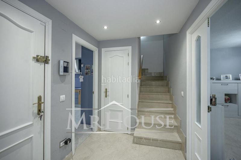 Foto 8b356fe0-da3b-43df-b26b-2542b89997fc. Semi detached house with heating parking pool in Fuentebella-San Fermín-El Leguario Parla