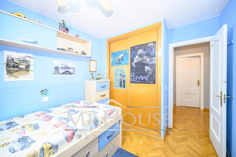 Foto dc5932b6-a8f8-4fc2-978f-e1b2d744e7ff. Semi detached house with heating parking pool in Fuentebella-San Fermín-El Leguario Parla