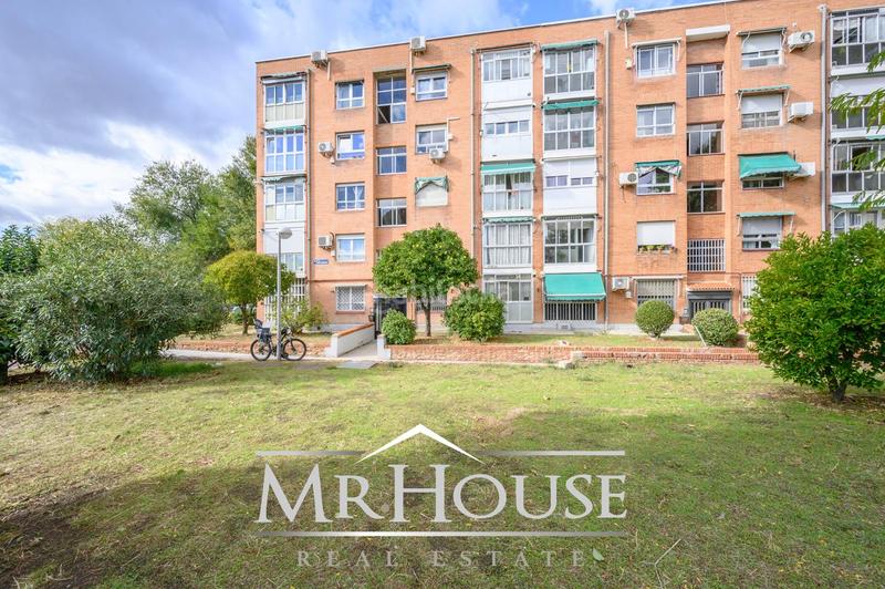 Foto 0327db5a-7605-40a1-92a8-077e767160af. Appartamento con riscaldamento in Pavones Madrid