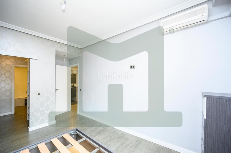 Foto cc73dcb7-d0d6-4e82-a809-ac433c78aac7. Doppelhaus mit heizung parking in Centro Parla