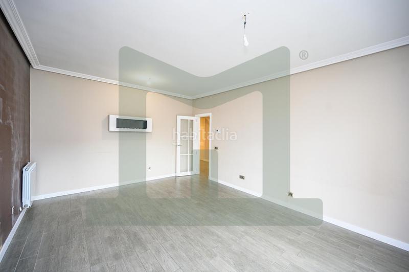 Foto ccfb412a-df2c-4269-80d8-2bdfbad33e6f. Maison jumelée avec chauffage parking dans Centro Parla