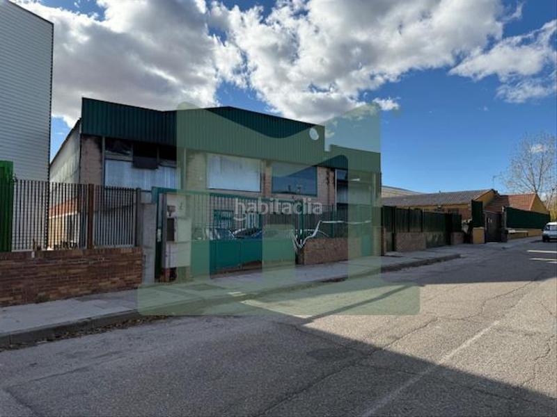 Foto f2a11e4d-1f79-420d-8d6e-ebb3a2dd5eb6. Capannone industriale in Griñón