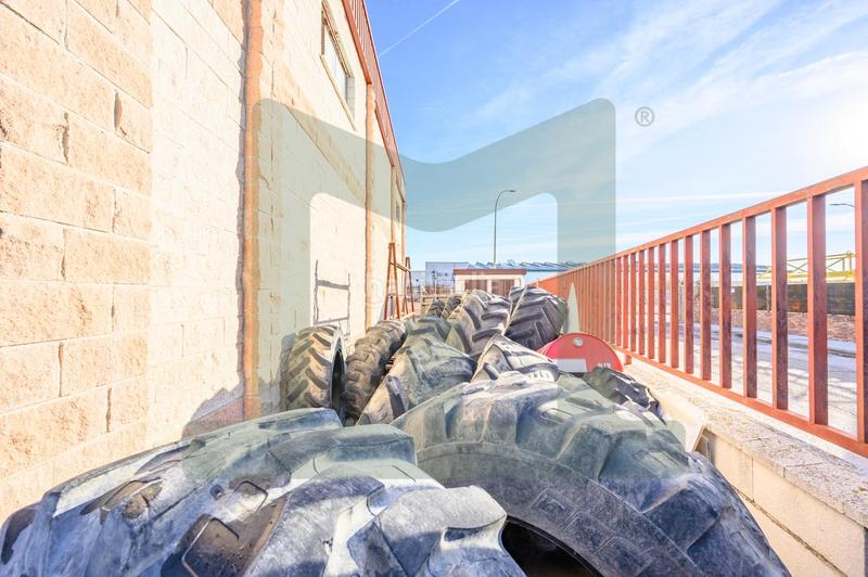 Foto e7e60a59-f051-444e-a56c-d87b52390cfe. Bâtiment à usage industriel dans Griñón