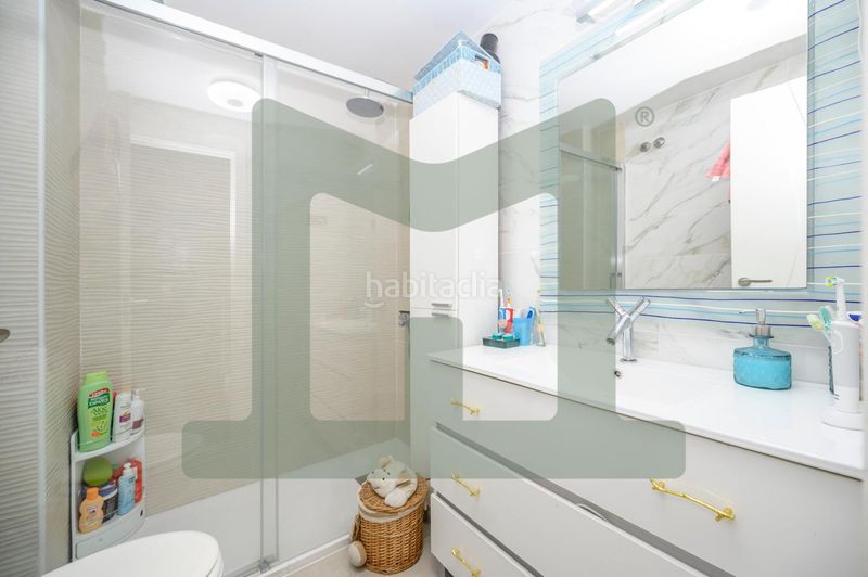 Foto e7cf613b-0b53-4c12-afc0-9bdda443e6ba. Casa aparellada amb calefacció aparcament a Laguna Park Parla