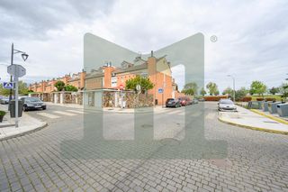 Casa bifamiliare  Lago de bañolas