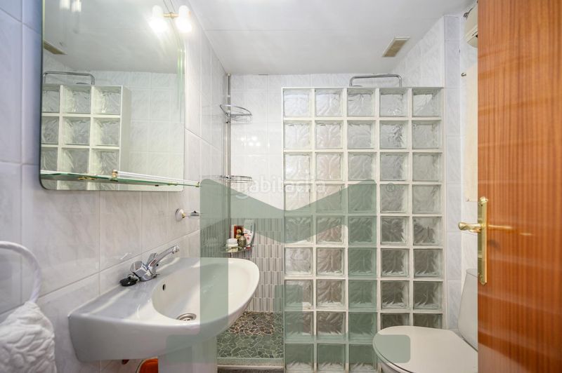 Foto 59ca8457-aabe-45c6-b1cd-ddce591502b4. Casa amb calefacció a Las Américas Parla
