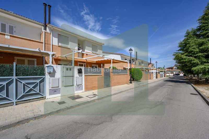 Foto 715de105-4b92-441b-873e-d2d41e9863d0. Casa aparellada amb calefacció aparcament a Griñón