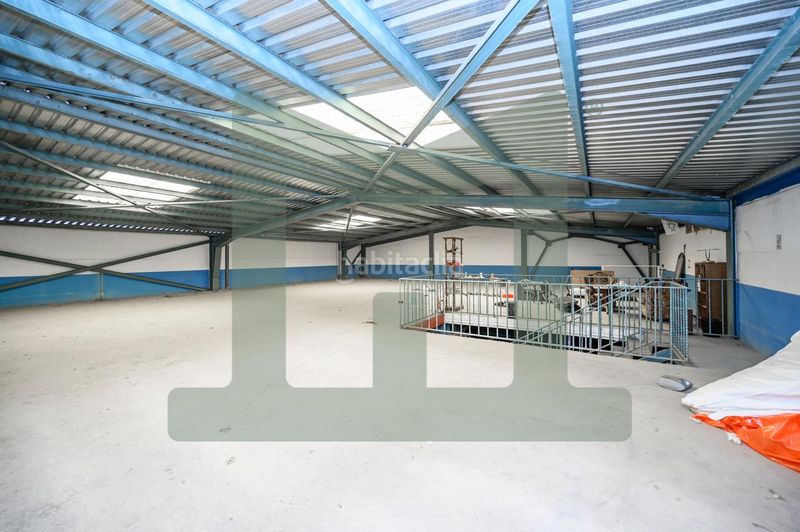 Foto 5a3649dd-62a4-4d4a-b8e2-bf65ae2e91bc. Nave industrial en Pintores-Ferial Parla