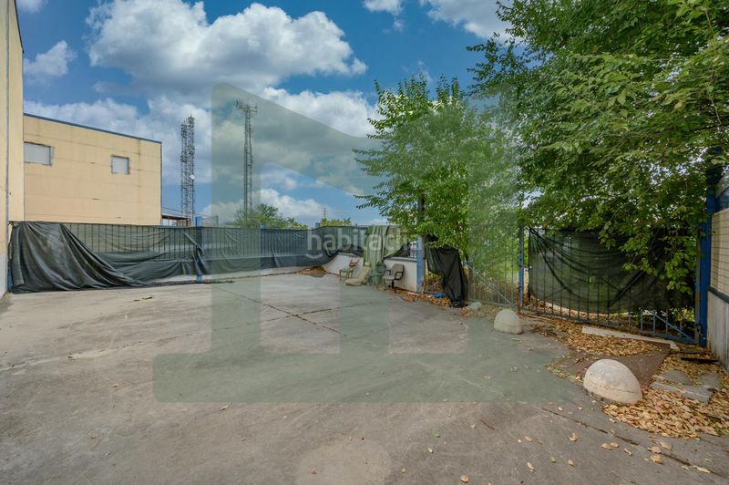 Foto 756d6ed8-0846-4f84-a0c9-45f0389c1d51. Nave industrial en Pintores-Ferial Parla