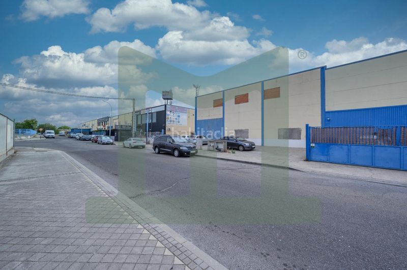 Foto ce15f050-a3ab-41b7-87cd-b0c1f8c0b4df. Nave industrial en Pintores-Ferial Parla