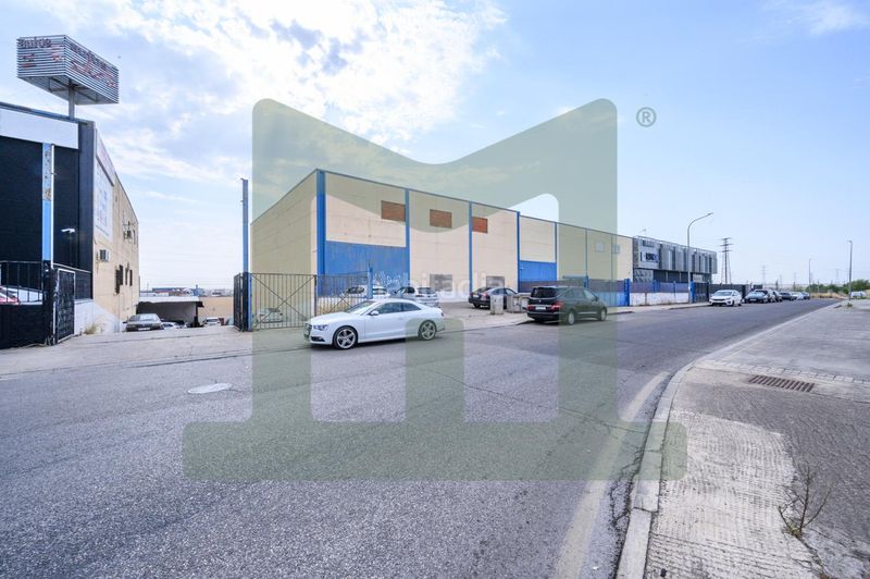 Foto e4e019f6-9126-4845-92a6-7a532ec3bedc. Nave industrial en Pintores-Ferial Parla