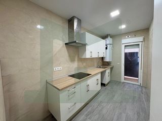 Location Rez-de-chaussée à Calle Pinto-San Roque. Mr. house real estate alquila en exclusiva magnífica vivienda re