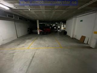 Location Parking voiture  Carrer jardí. Plaza de parking en alquiler