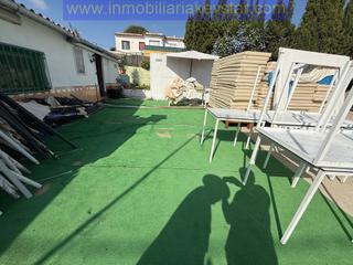 Fondo rustico in La Geltrú-Sant Jordi. Terreno con casa en venta