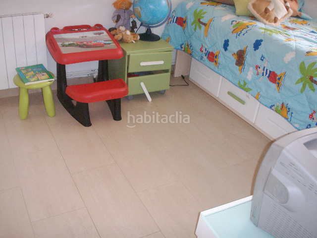 Foto 48a4c5fa-422c-41c5-b200-b37f38d70960. Casa aparellada amb calefacció aparcament piscina a Sitges
