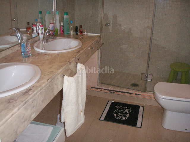 Foto bb59c07c-7164-4d6d-9661-f53e5dd6d2fe. Casa aparellada amb calefacció aparcament piscina a Sitges