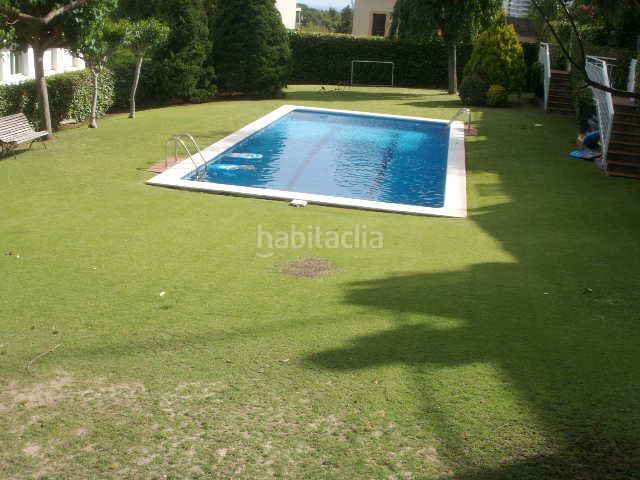 Foto cd4a12dc-948b-4648-9e59-1a6beab501e3. Casa aparellada amb calefacció aparcament piscina a Sitges