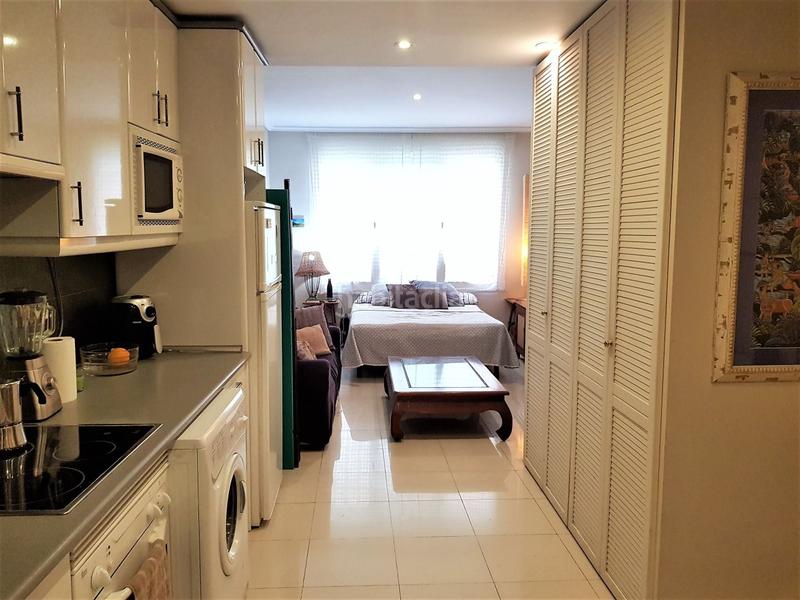 Foto 1838cd73-9cd2-4338-8c72-3ecd9e0921c6. Alquiler estudio precioso estudio amueblado con terraza de 30 metros y amplio trastero en Madrid