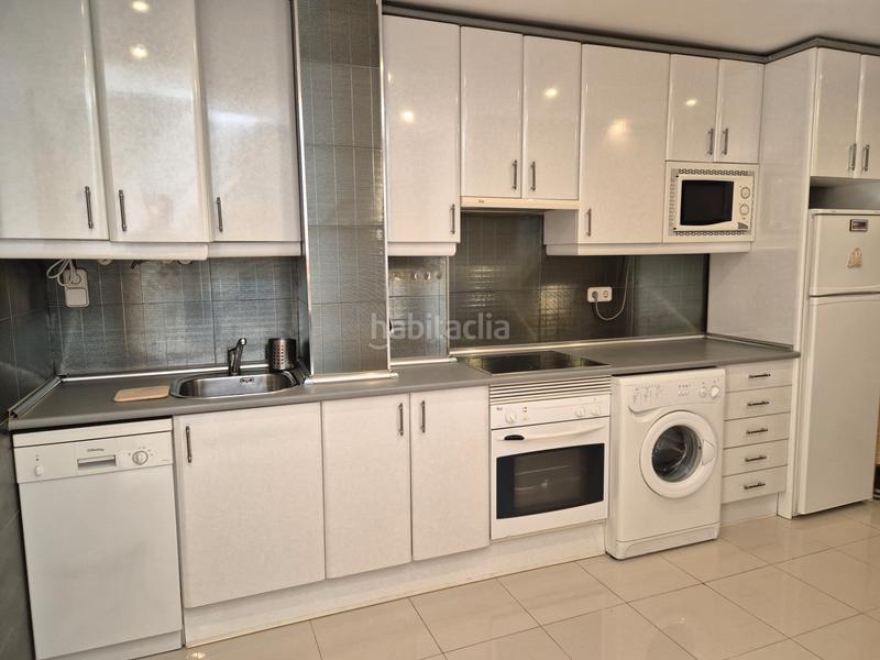 Foto 3a5bbeea-8029-40e9-91a6-5920bd787584. Alquiler estudio precioso estudio amueblado con terraza de 30 metros y amplio trastero en Madrid