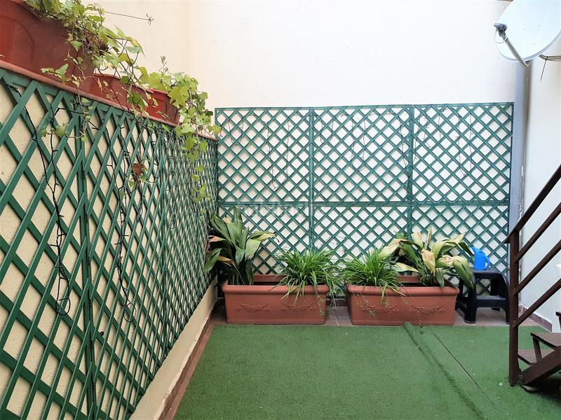 Foto f785dd8f-f405-4341-a574-eb1e34d0b395. Alquiler estudio precioso estudio amueblado con terraza de 30 metros y amplio trastero en Madrid