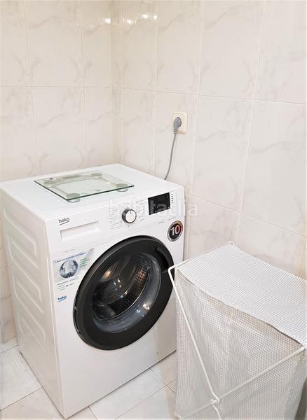 Foto 51956972-5b79-455a-9a9f-a723d346c4a5. Alquiler apartamento  amueblado con un dormitorio más despacho. finca con piscina y trastero. en Madrid