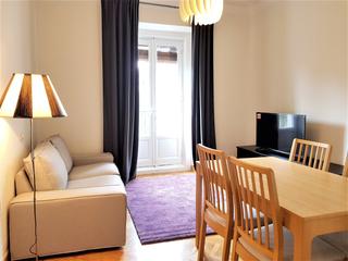 Location Appartement  Plaza de santa ana. Piso exterior y amueblado con 3 dormitorios y 2 baños en plaza d