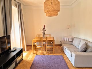Miete Etagenwohnung  Plaza de santa ana. Piso exterior y amueblado con 3 dormitorios y 2 baños en plaza d