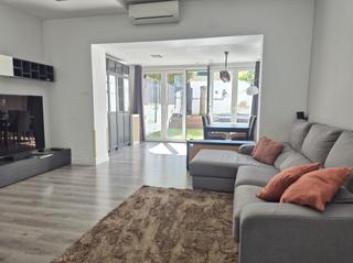 Casa adossada a Hispanoamérica-Bernabéu. Chalet adosado con jardín junto a avenida alfonso xiii