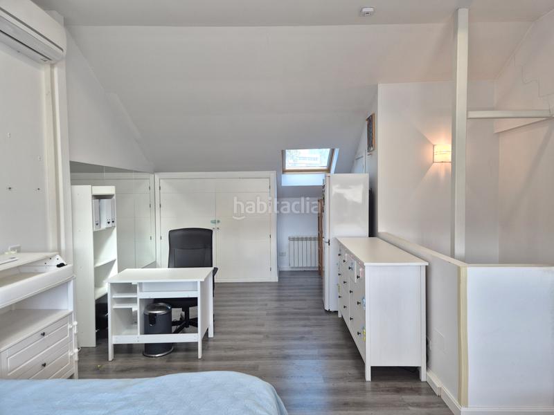 Foto 57b8de3b-52bc-4b26-b6ee-abe7bb2d5719. Casa adossada amb calefacció aparcament piscina a Madrid