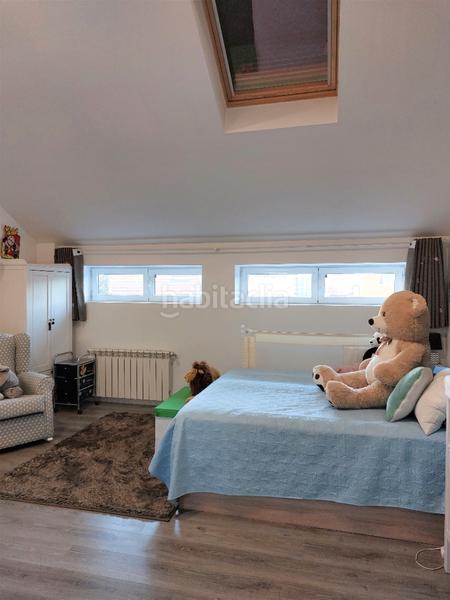 Foto 5f268be3-69dc-48bd-80ba-02f147a32858. Casa adossada amb calefacció aparcament piscina a Madrid