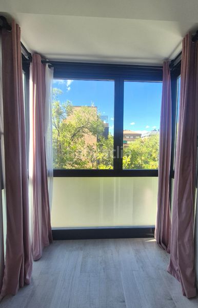 Foto 4661ab1a-bdd2-46c2-81f5-0ae702f4d4fb. Rent apartment with heating parking pool in Quintana Madrid