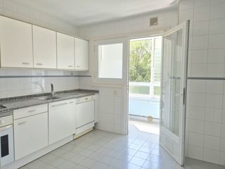 Affitto Appartamento  Rúa eduardo blanco amor. Piso junto a la playa de santa cruz, 3 dormitorios y 2 baños