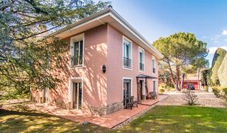 Xalet en El Gasco. Chalet en torrelodones colonia