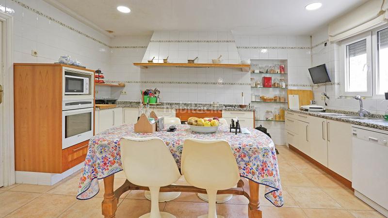 Foto da9fc2e9-e8cd-4a50-8d2e-58fdeb52817f. Chalet mit kamin heizung parking pool in Las Marías Torrelodones