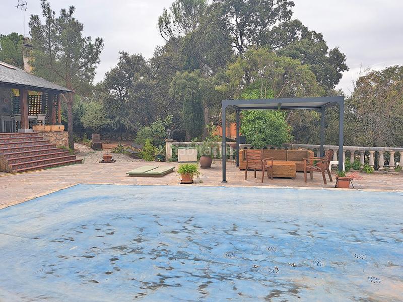 Foto e516ce7c-56d3-4e57-b441-40cbb5beec91. Xalet a calle cerro de la plata 11 a Navalagamella